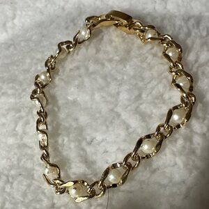 Vintage Gold toned chain link Pearl Bracelet